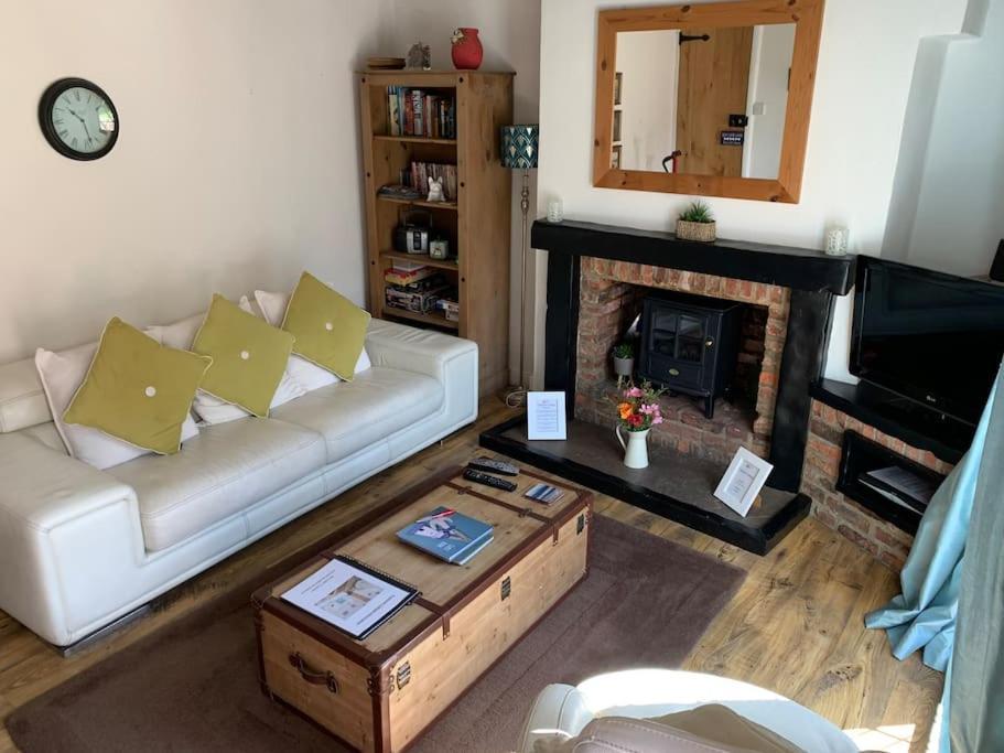 Award Winning Pet Friendly Paddock Cottage Whitby Exteriér fotografie