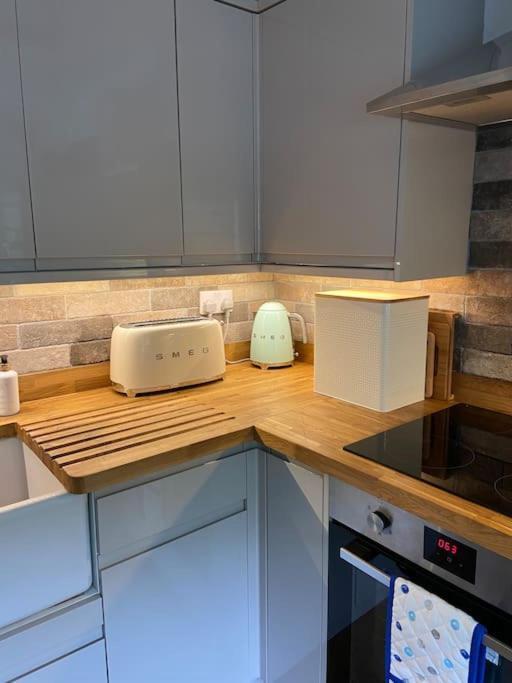 Award Winning Pet Friendly Paddock Cottage Whitby Exteriér fotografie