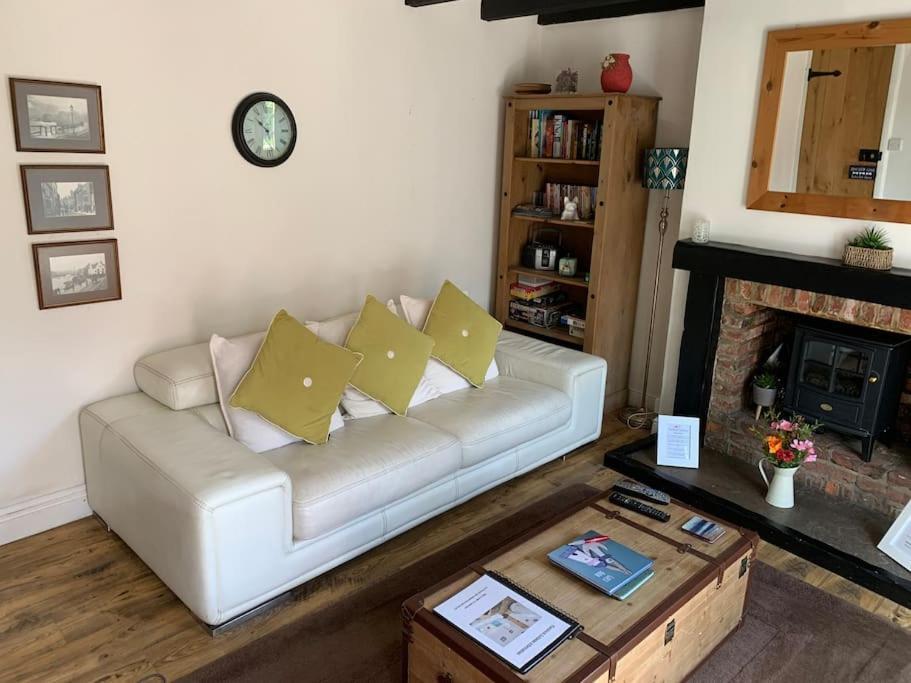 Award Winning Pet Friendly Paddock Cottage Whitby Exteriér fotografie
