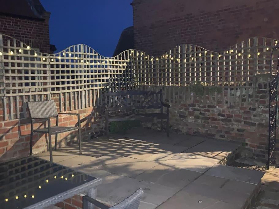 Award Winning Pet Friendly Paddock Cottage Whitby Exteriér fotografie